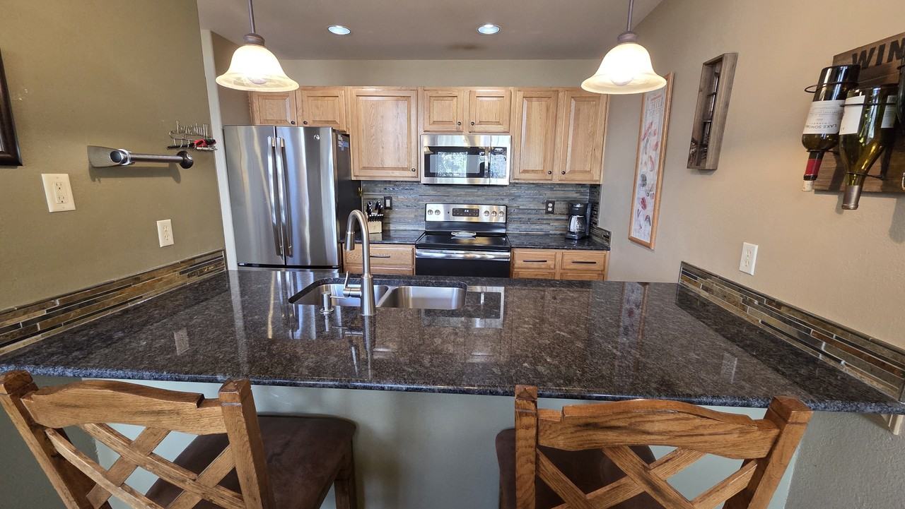 720 Lakepoint Drive #B6 - Photo 5 of 32