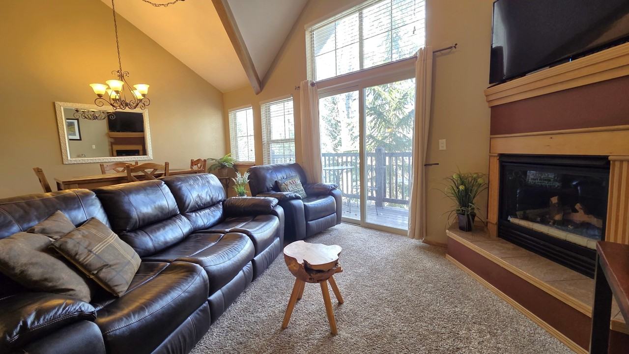 720 Lakepoint Drive #B6 - Photo 3 of 32