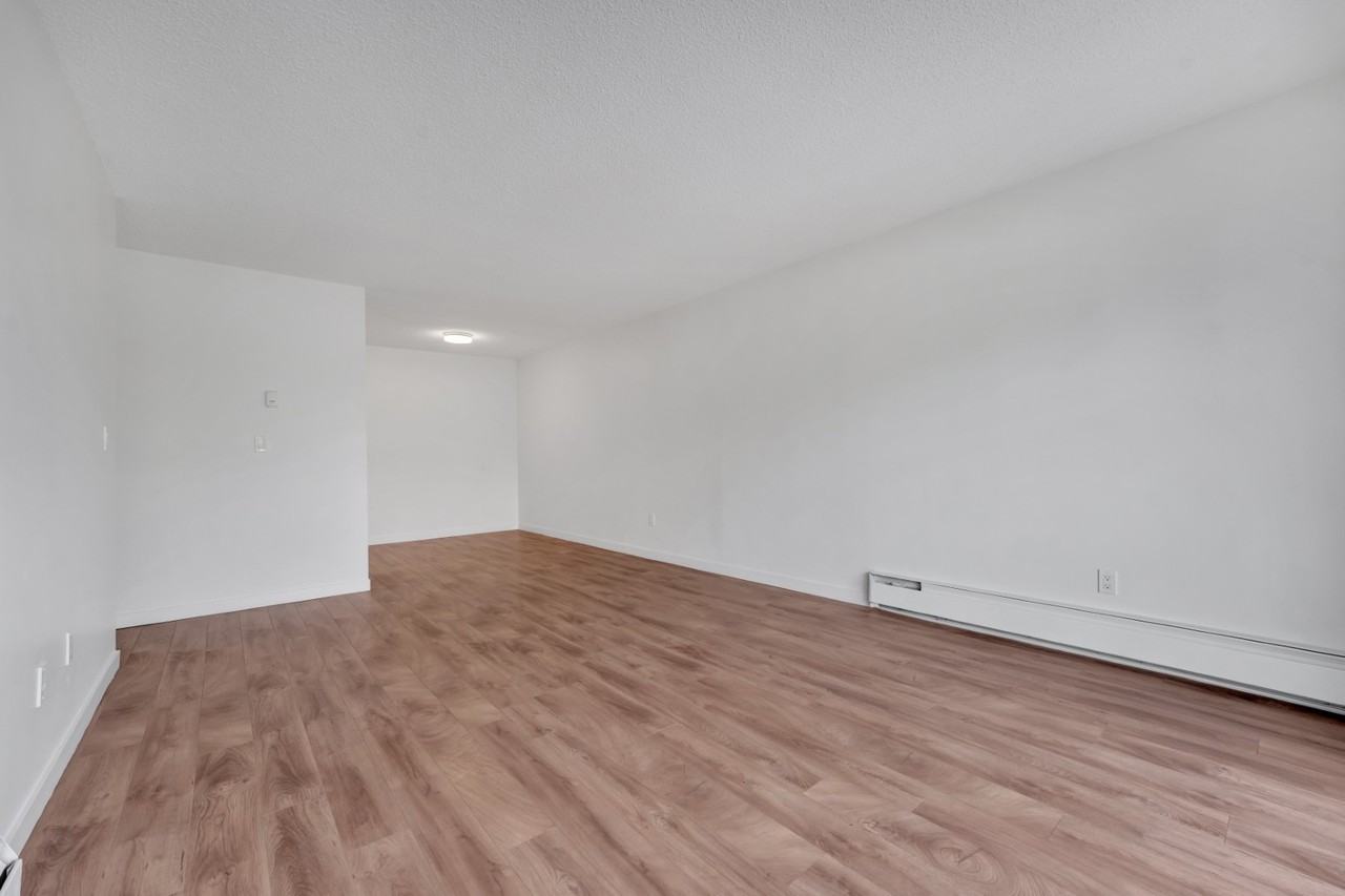 8616 Oak Street - Photo 7 of 14