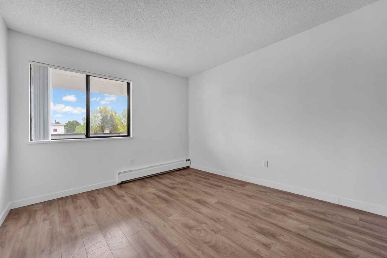 8616 Oak Street - Photo 7 of 13