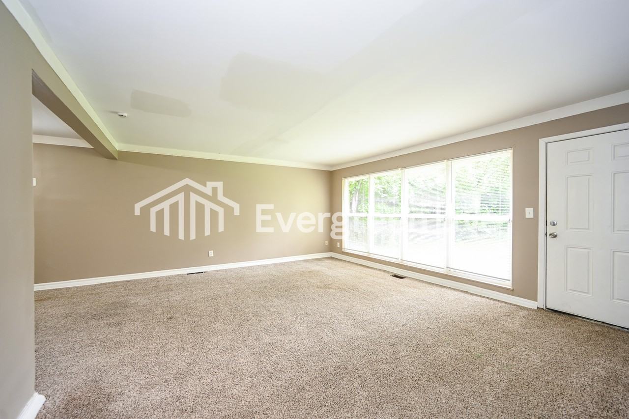 8968 Mockingbird Ln - Photo 3 of 15