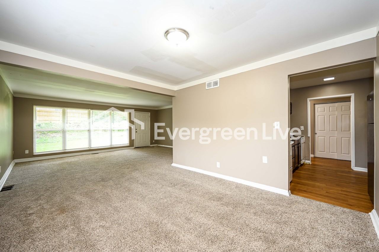 8968 Mockingbird Ln - Photo 4 of 15