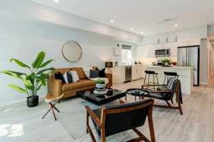 881 Grosvenor Avenue Apartments - Photo 1 of 1