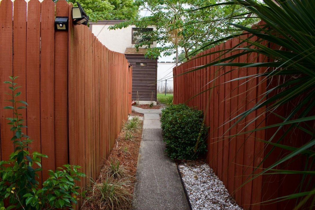 1561 Arcadia Dr - Photo 3 of 22