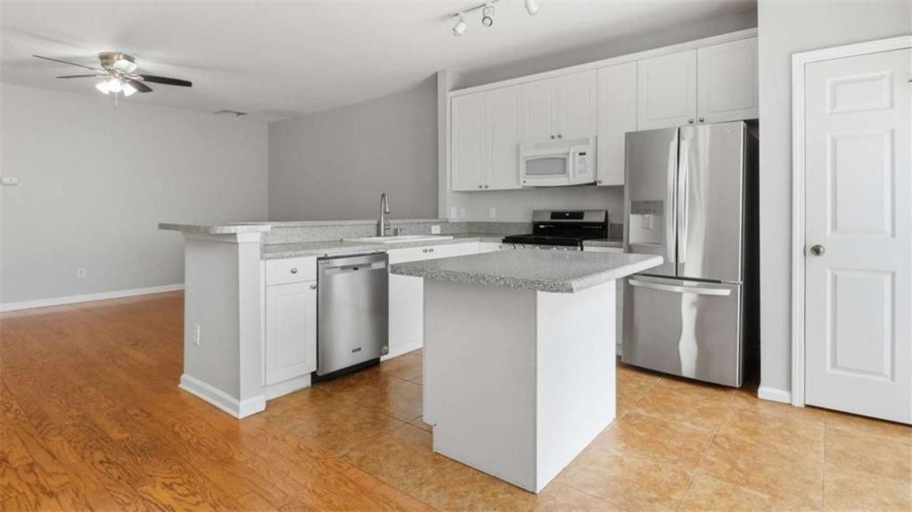3522 Spring View Ct - Photo 4 of 25