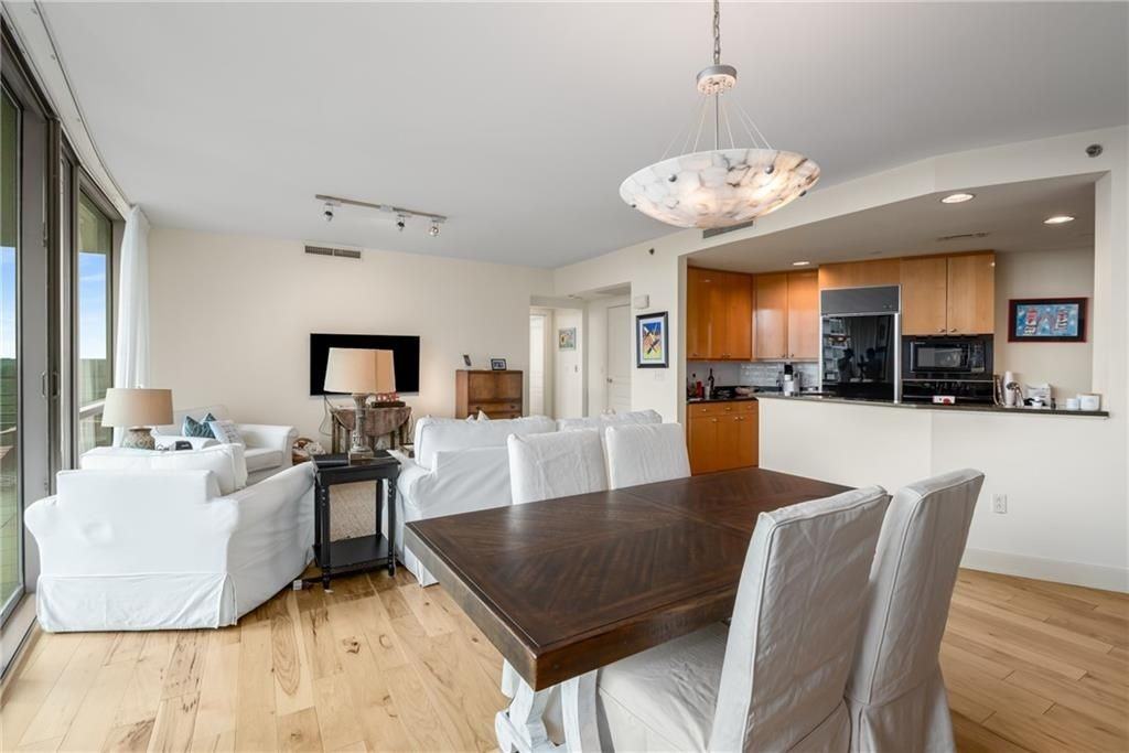 700 Park Regency Pl Ne - Photo 6 of 41