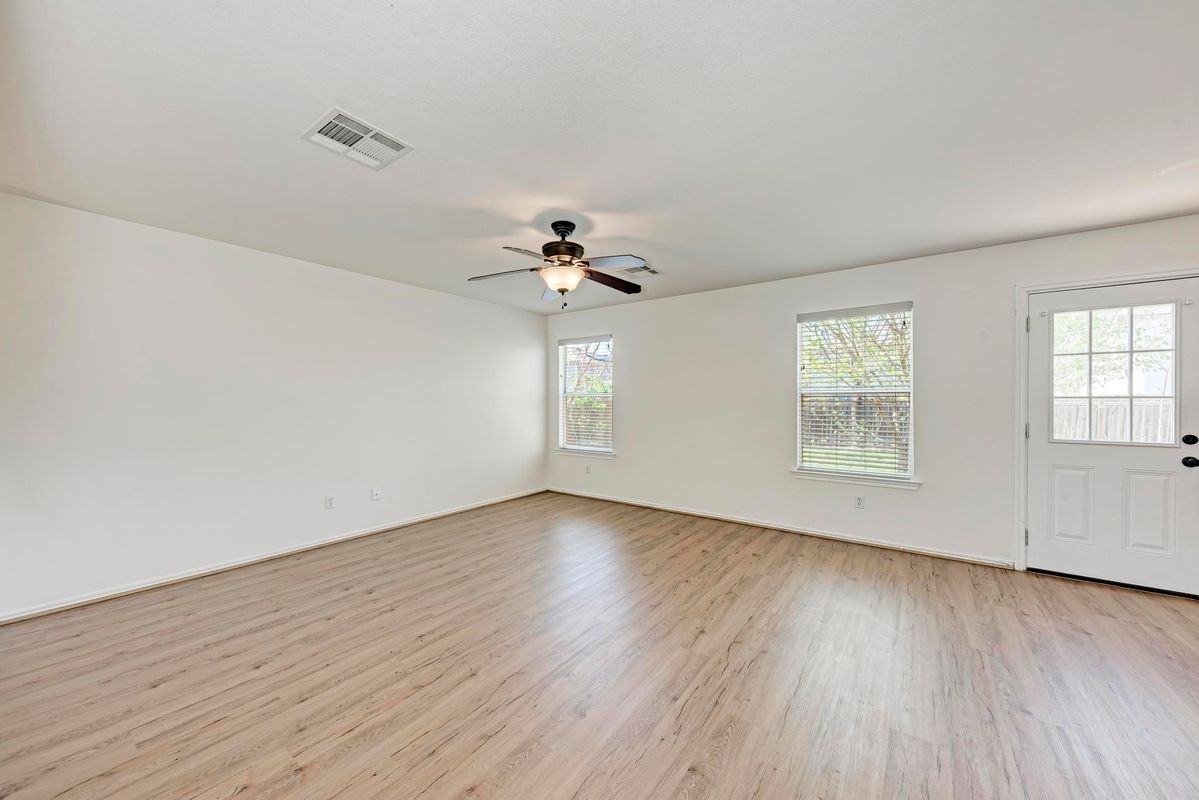 12740 Bella Pkwy - Photo 6 of 38