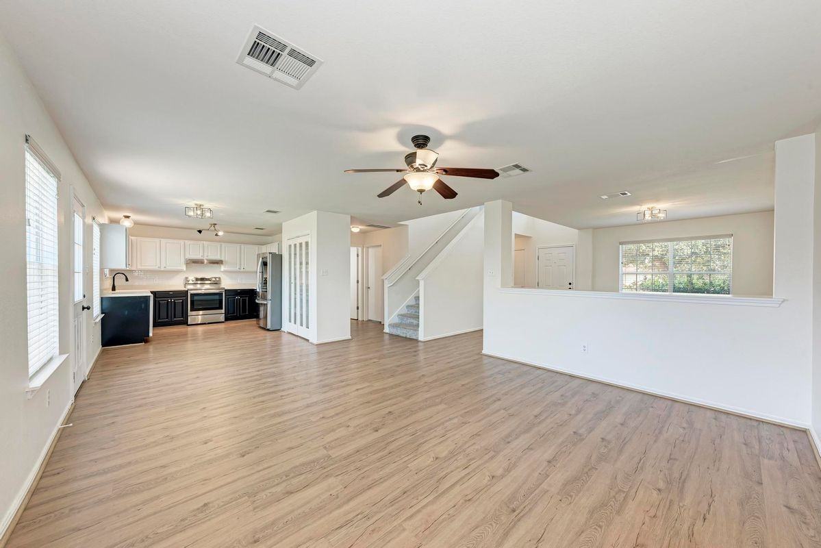 12740 Bella Pkwy - Photo 7 of 38