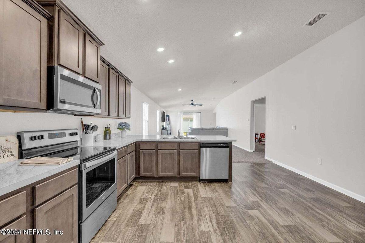 2461 Oak Stream Dr - Photo 3 of 3