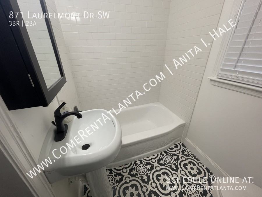 871 Laurelmont Dr Sw - Photo 2 of 10