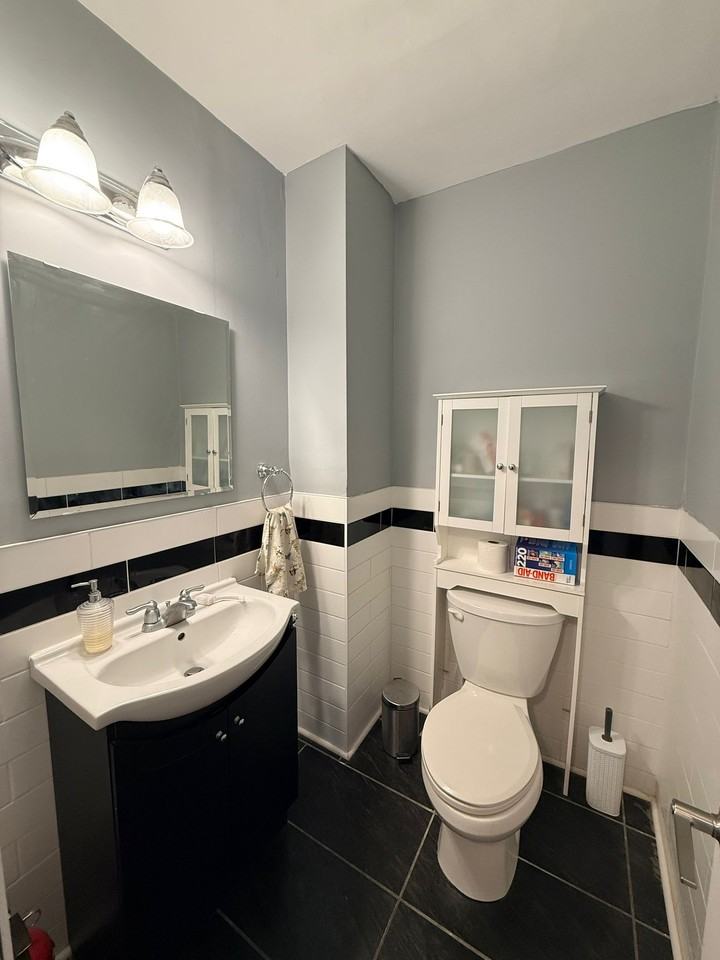 1335 Victoria Drive - Photo 4 of 15