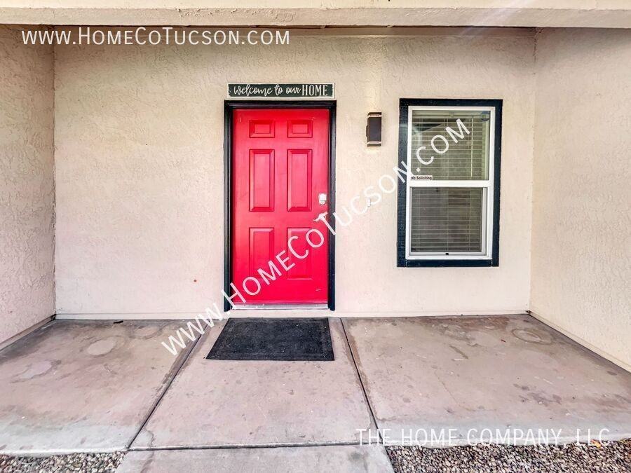 10002 E Stella Rd - Photo 4 of 33