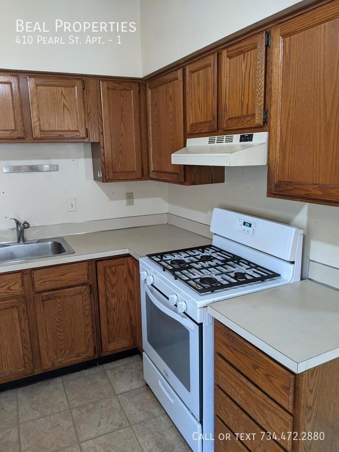 410 Pearl St #1 - Photo 5 of 27