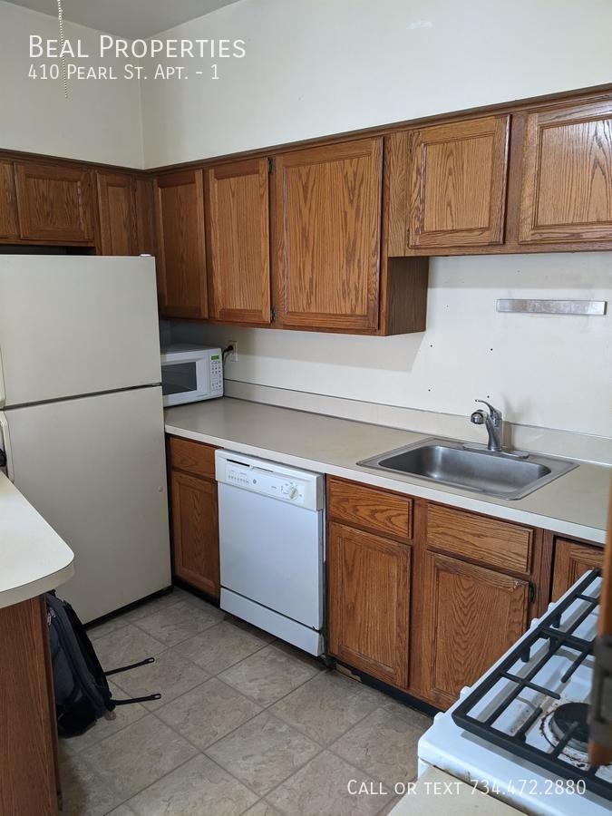 410 Pearl St #1 - Photo 6 of 27