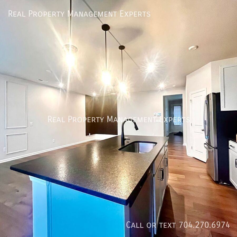 3162 Hutton Gardens Ln - Photo 3 of 18