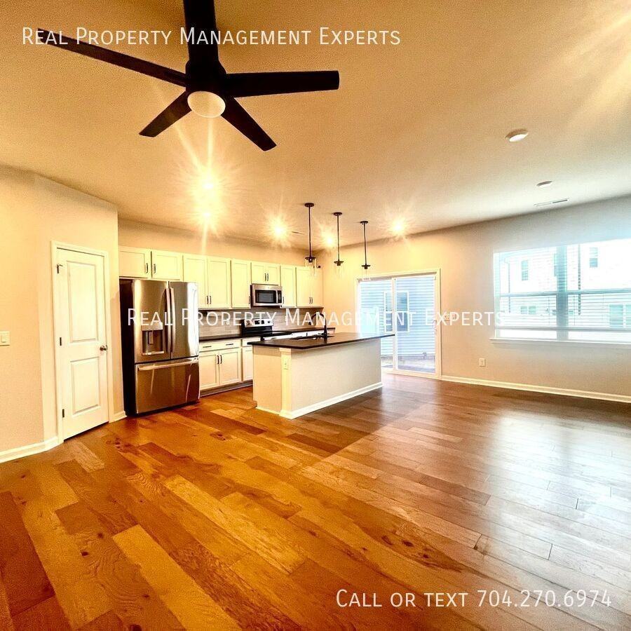 3162 Hutton Gardens Ln - Photo 4 of 18