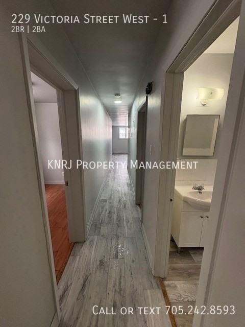 229 Victoria St W #1 - Photo 4 of 11
