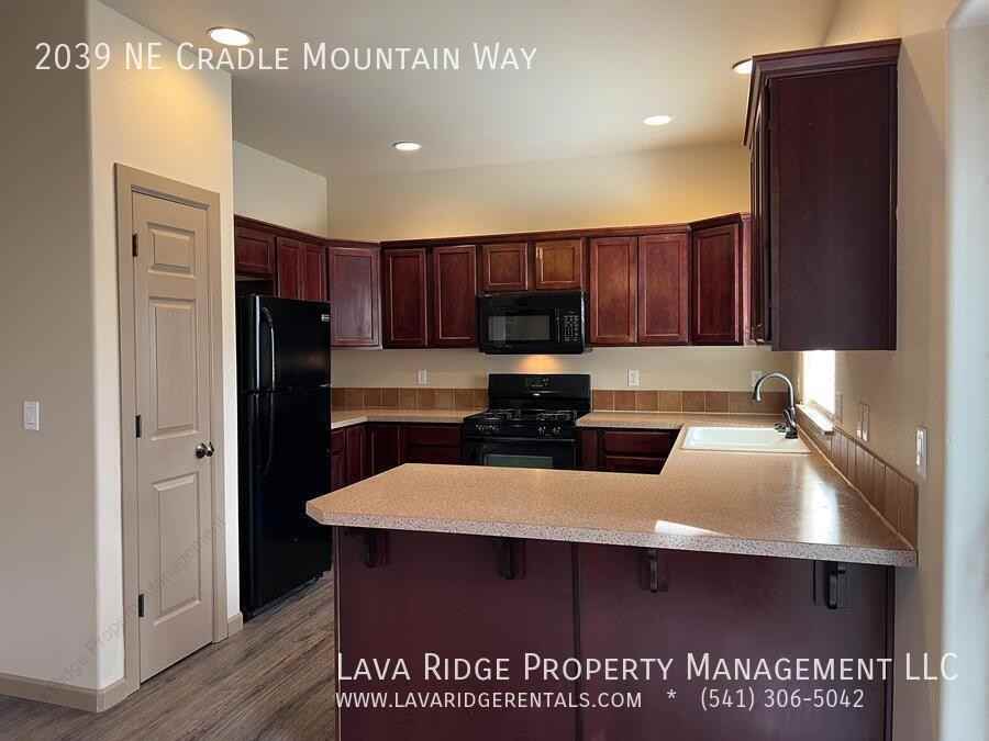 2039 Ne Cradle Mountain Way - Photo 5 of 28