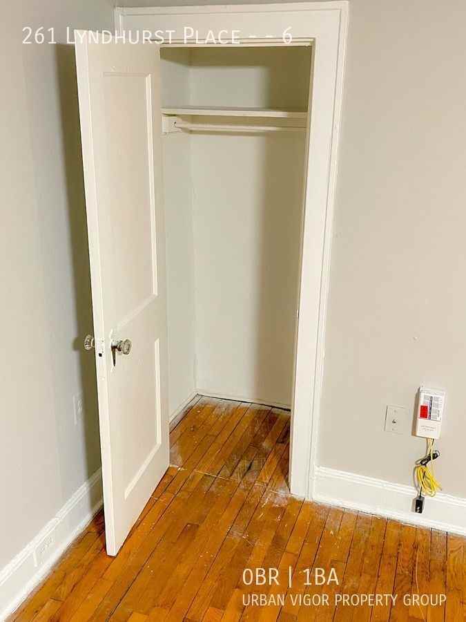 261 Lyndhurst Pl #6 - Photo 2 of 9