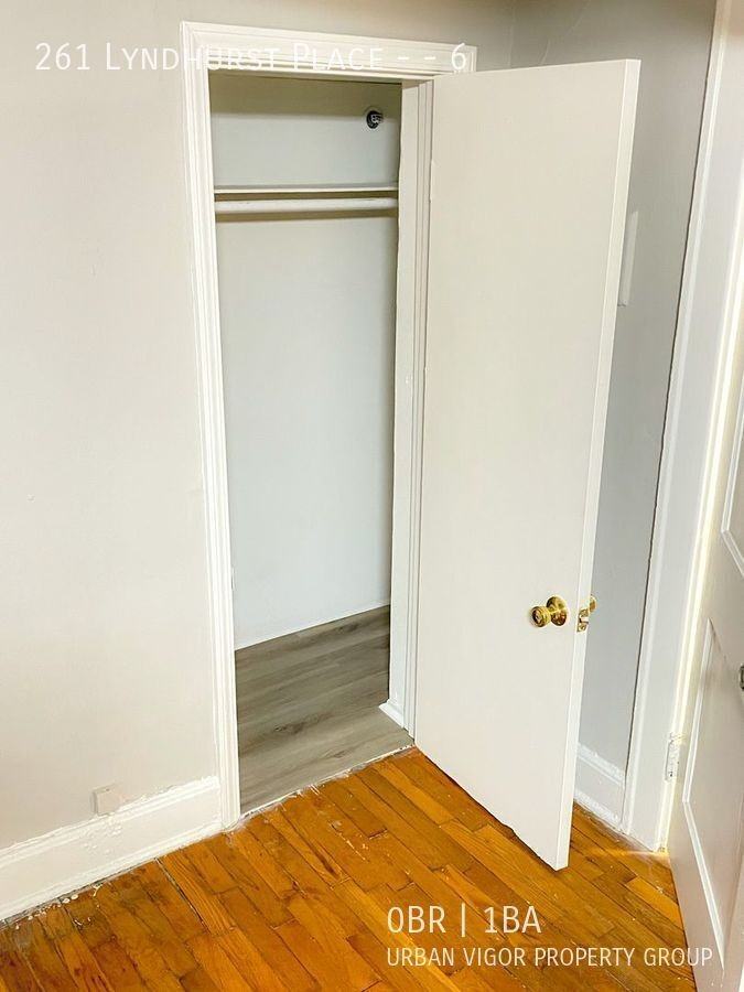 261 Lyndhurst Pl #6 - Photo 3 of 9