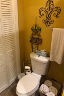 421 Burgundy Street #4 - Photo 7 of 11