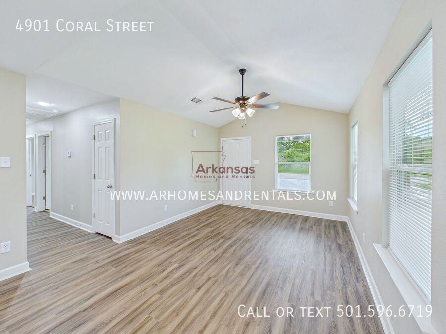 4901 Coral St - Photo 2 of 18