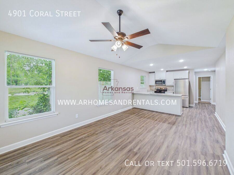 4901 Coral St - Photo 3 of 18