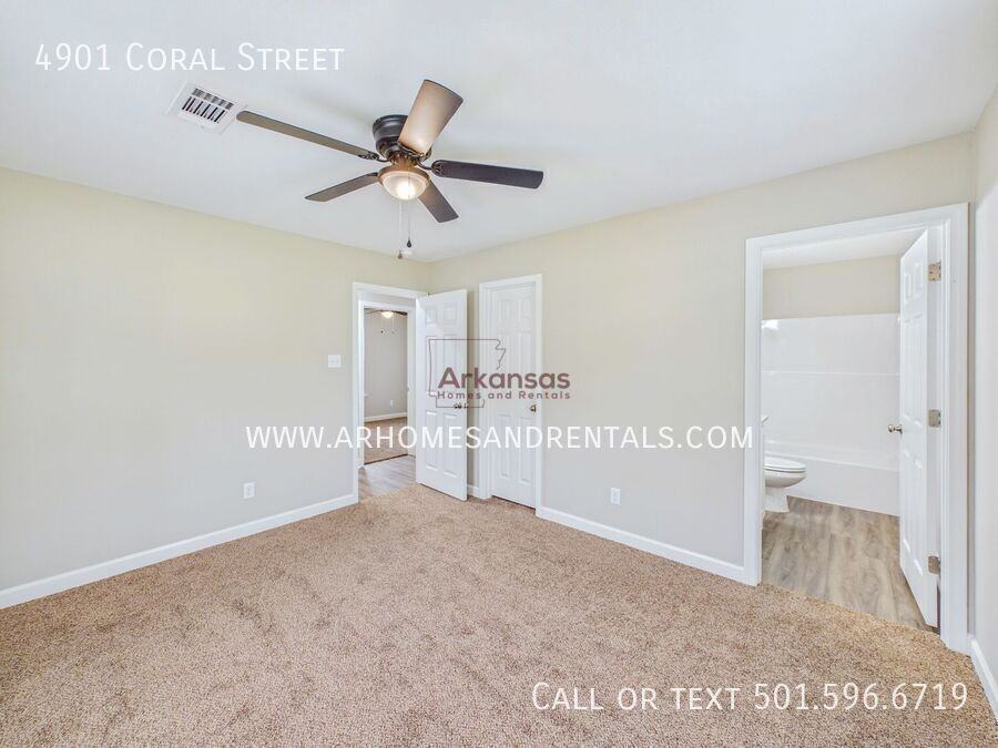 4901 Coral St - Photo 7 of 18