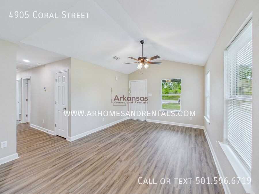 4905 Coral St - Photo 2 of 18