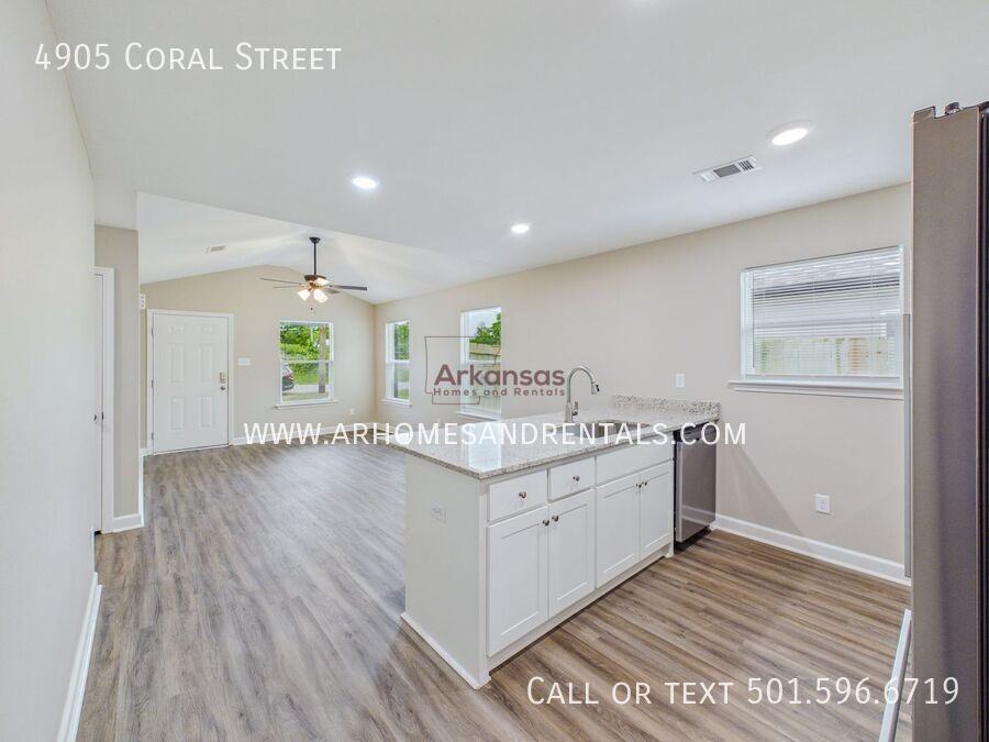 4905 Coral St - Photo 4 of 18