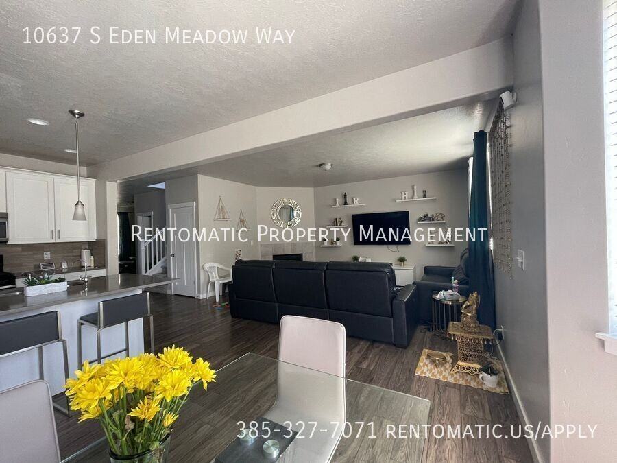 10637 S Eden Meadow Way - Photo 2 of 18