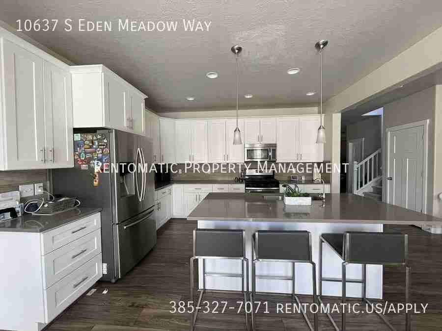 10637 S Eden Meadow Way - Photo 4 of 18