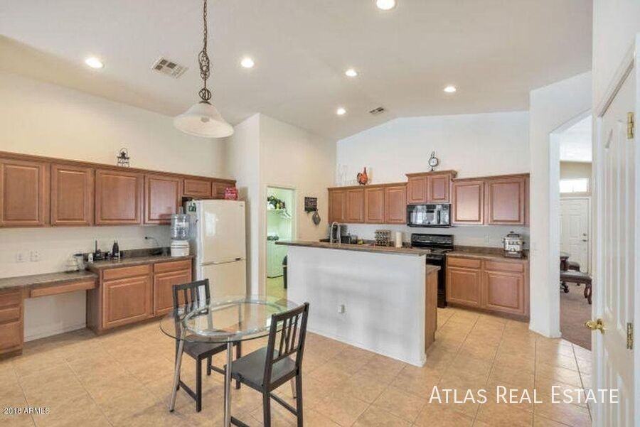 36556 W Velazquez Dr - Photo 5 of 19