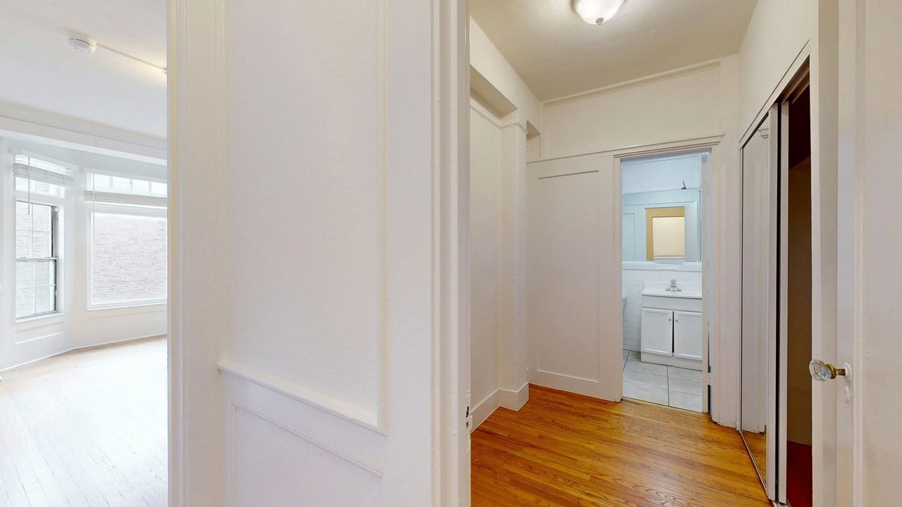 867 Sutter St #405 - Photo 6 of 9