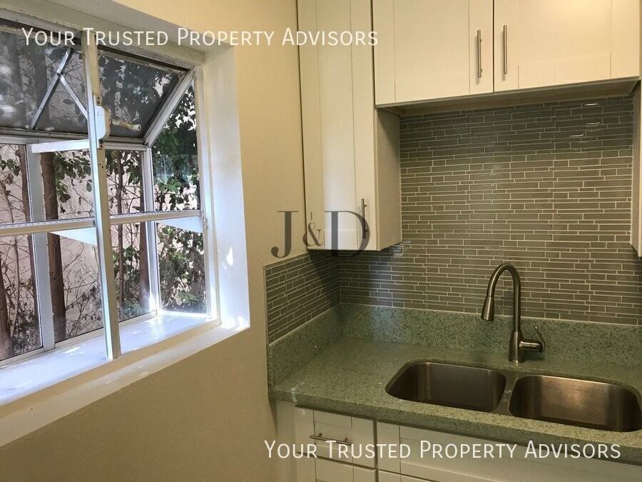 2838 Keats St #AD - Photo 3 of 11