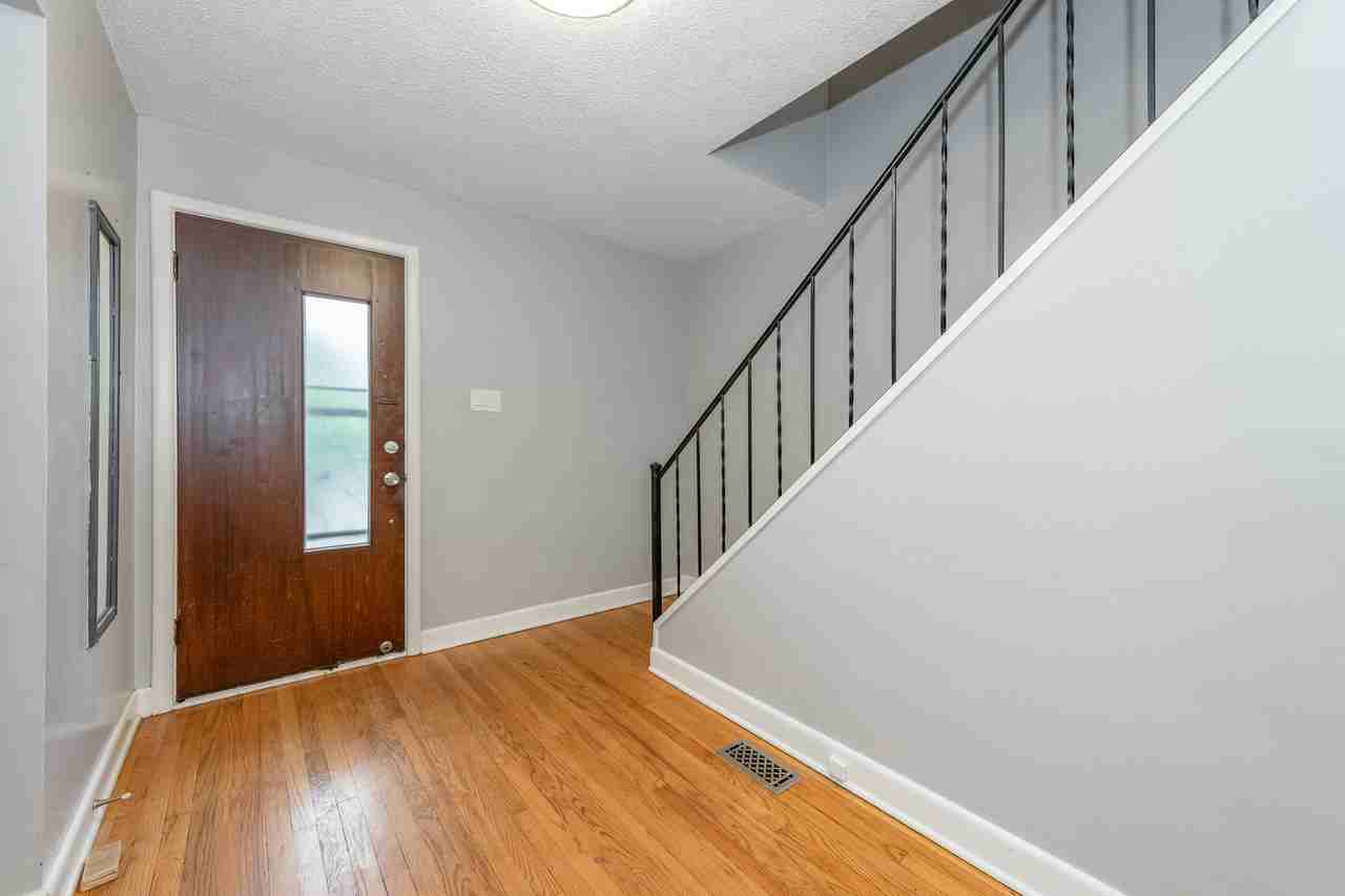 2344 Midway Ave - Photo 2 of 29