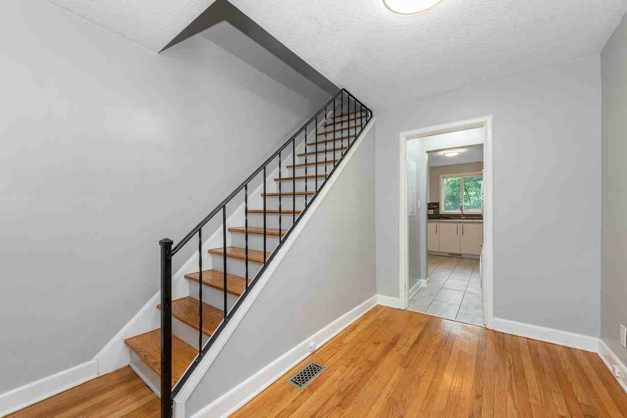 2344 Midway Ave - Photo 3 of 29