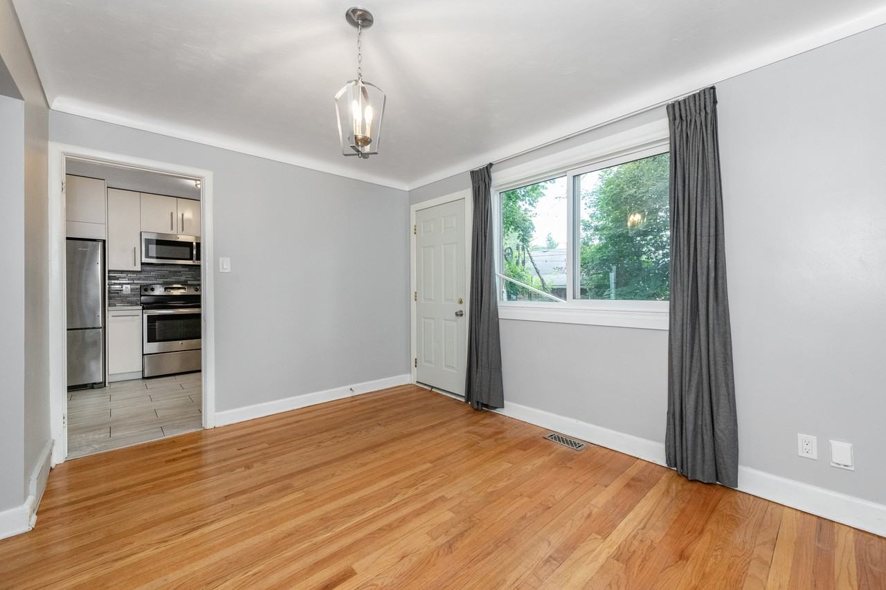 2344 Midway Ave - Photo 7 of 29