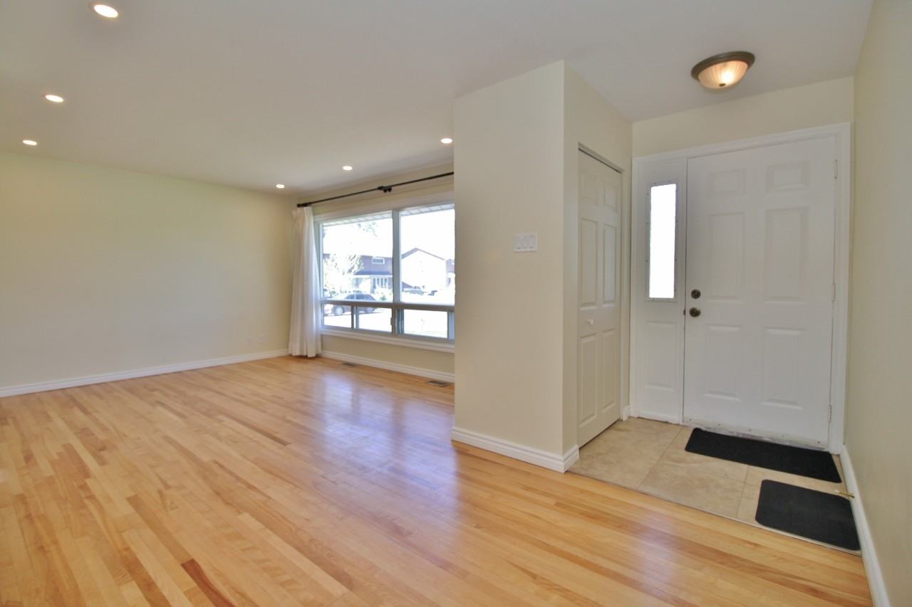 1126 Gateway Rd - Photo 2 of 21