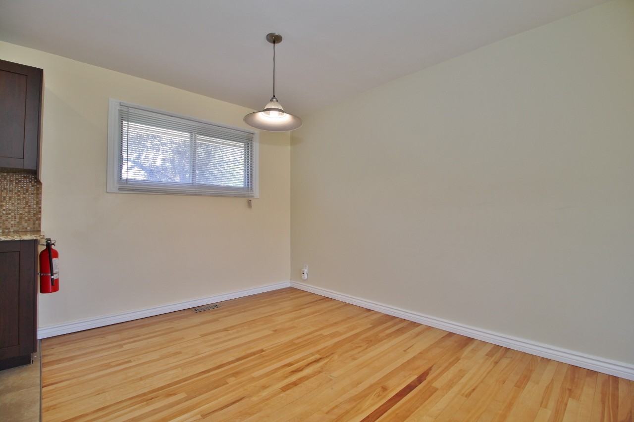 1126 Gateway Rd - Photo 5 of 21