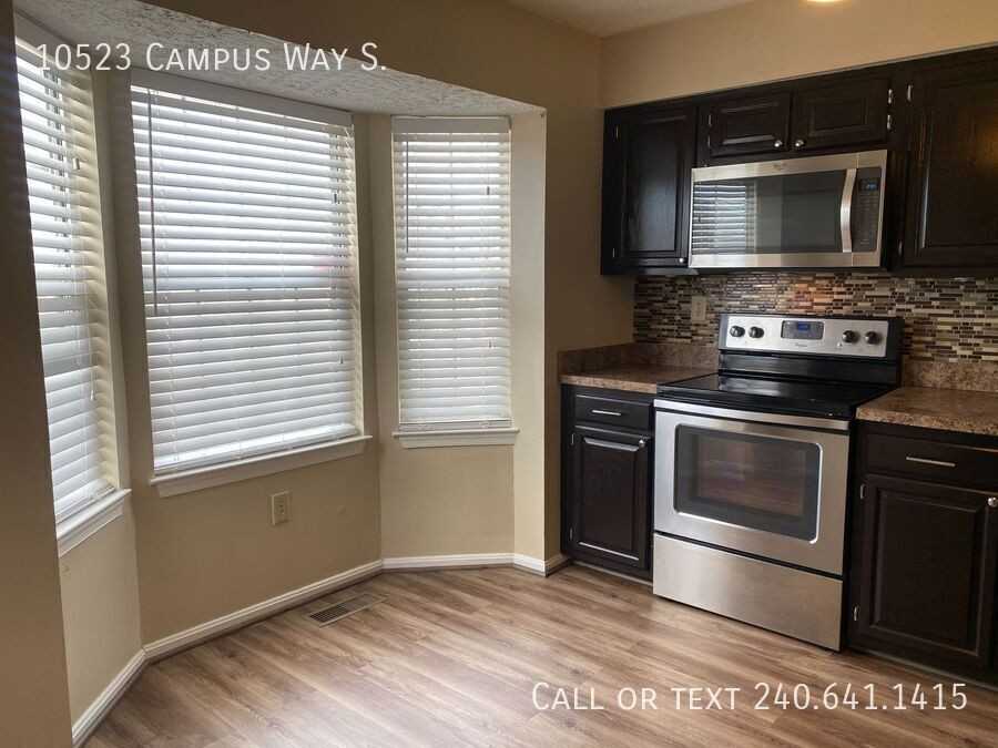 10523 Campus Way S - Photo 5 of 21