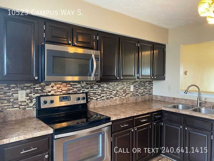 10523 Campus Way S - Photo 6 of 21