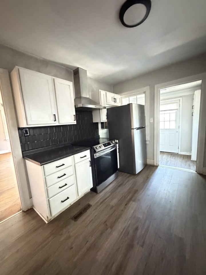 3885 Mcwhorter St - Photo 5 of 12