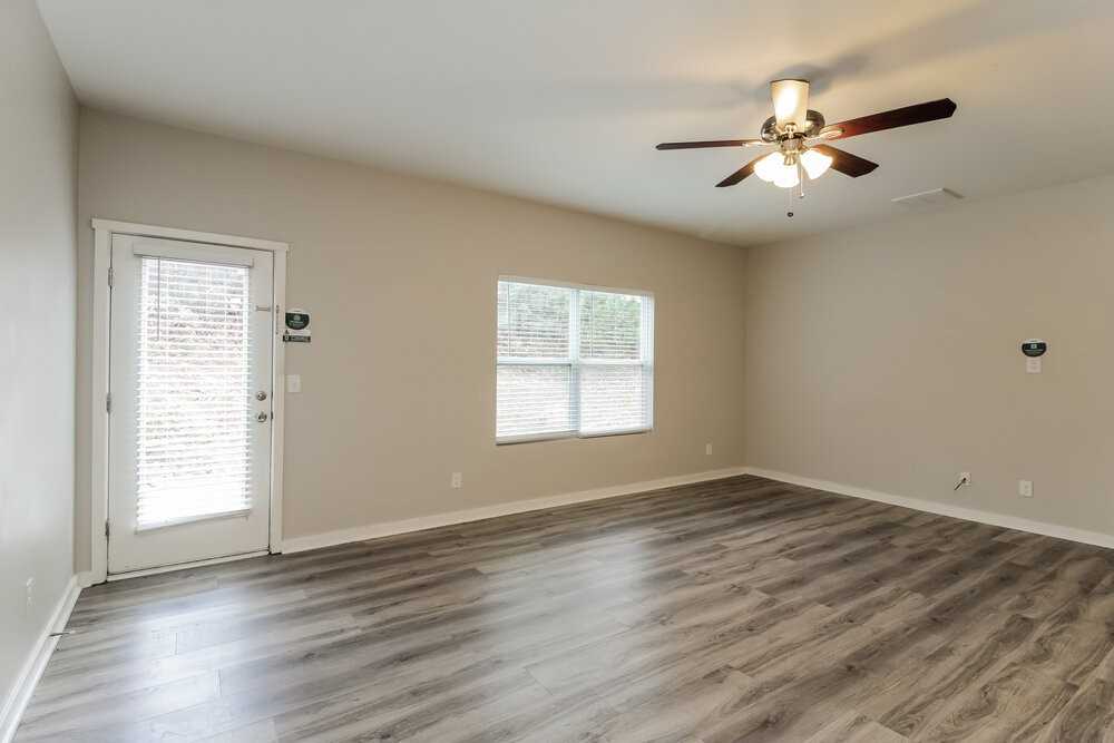 1048 Joselynn Dr - Photo 6 of 17