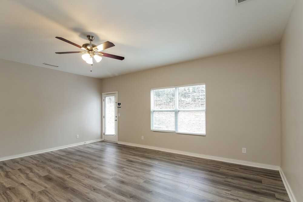 1048 Joselynn Dr - Photo 7 of 17