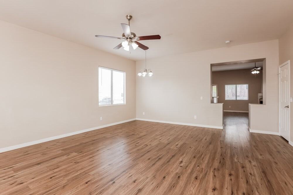 1534 W Churchill Pl - Photo 4 of 16