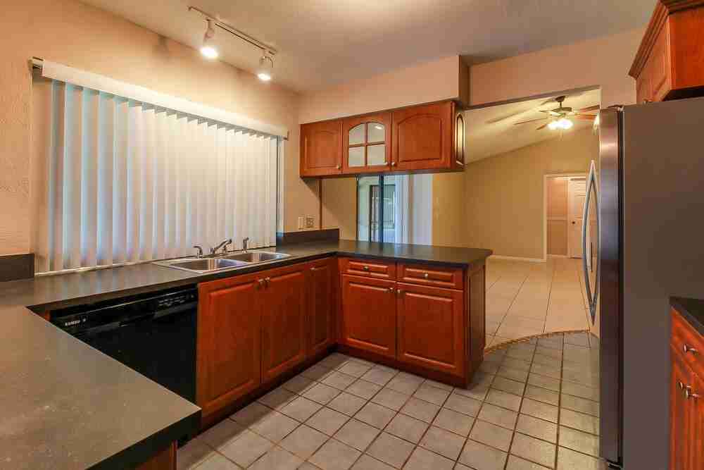 547 Indigo Ave - Photo 5 of 16