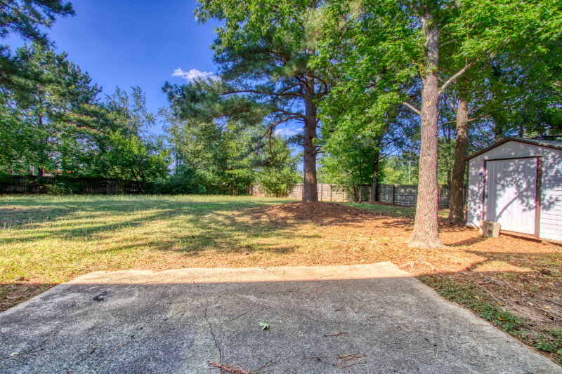 209 Bayberry Ln - Photo 5 of 24