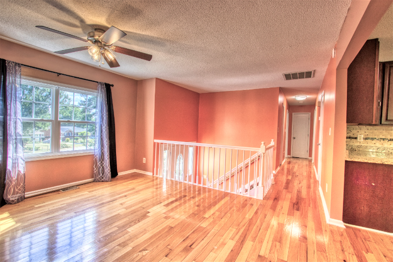 209 Bayberry Ln - Photo 7 of 24