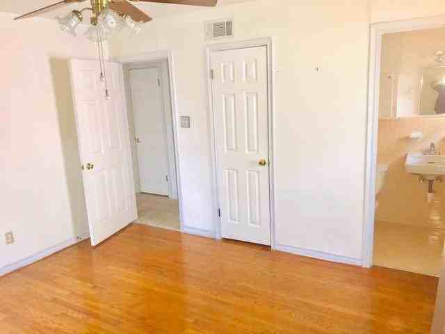 800 20th St - Photo 7 of 11